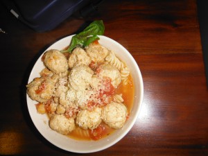 Chicken Meatballs in Tomato Pasta